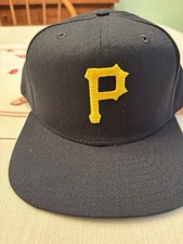 VTG New Era Pittsburgh Pirates Fitted 100% Wool 7 1/2 Cap Made in USA