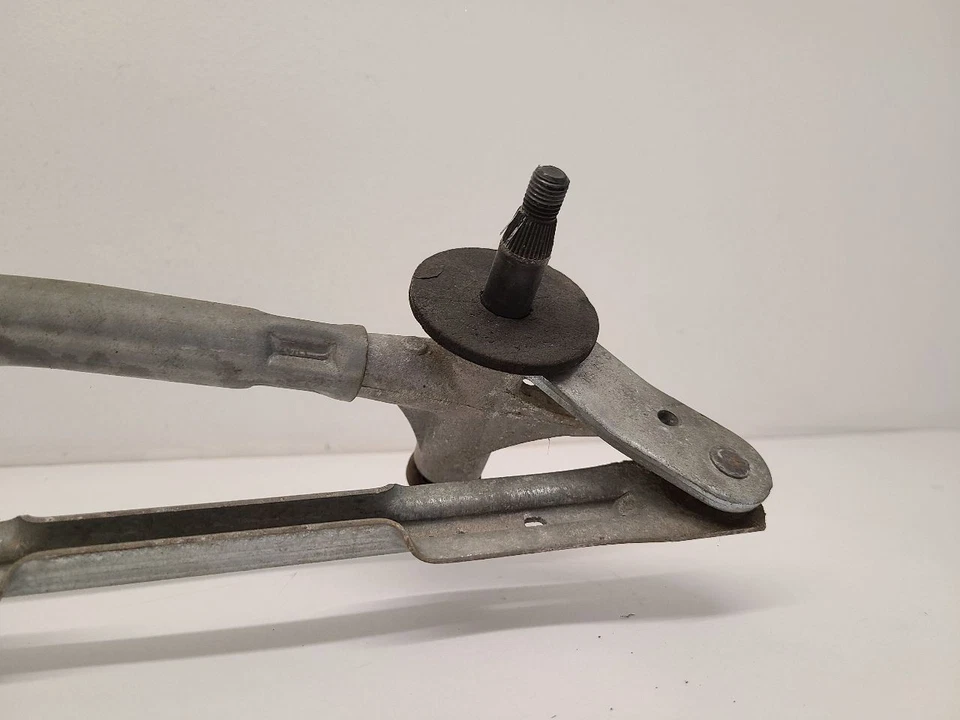 2009-2014 VOLKSWAGEN ROUTAN Windshield Wiper Motor 7B0955119        - Image 2 of 4