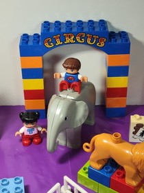 Lego Duplo Circus Lot 2000-13 Train Ringmaster Lion & Elephants Heads move Seal 