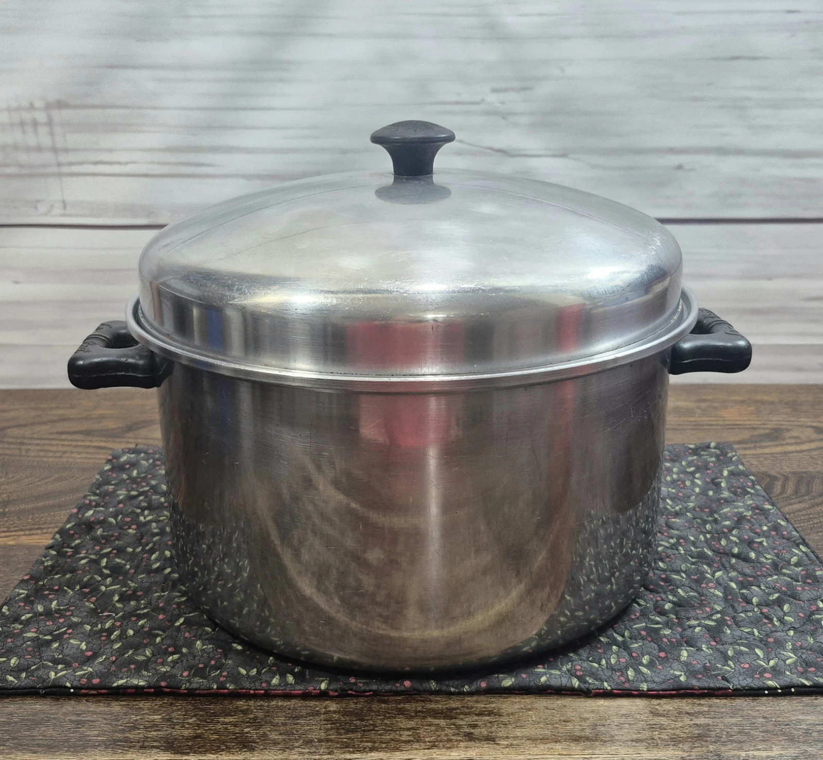 Vollrath Lo-Heet 6-Qt Stockpot 18-8 Stainless Steel 3-Ply Dutch Oven & Domed Lid