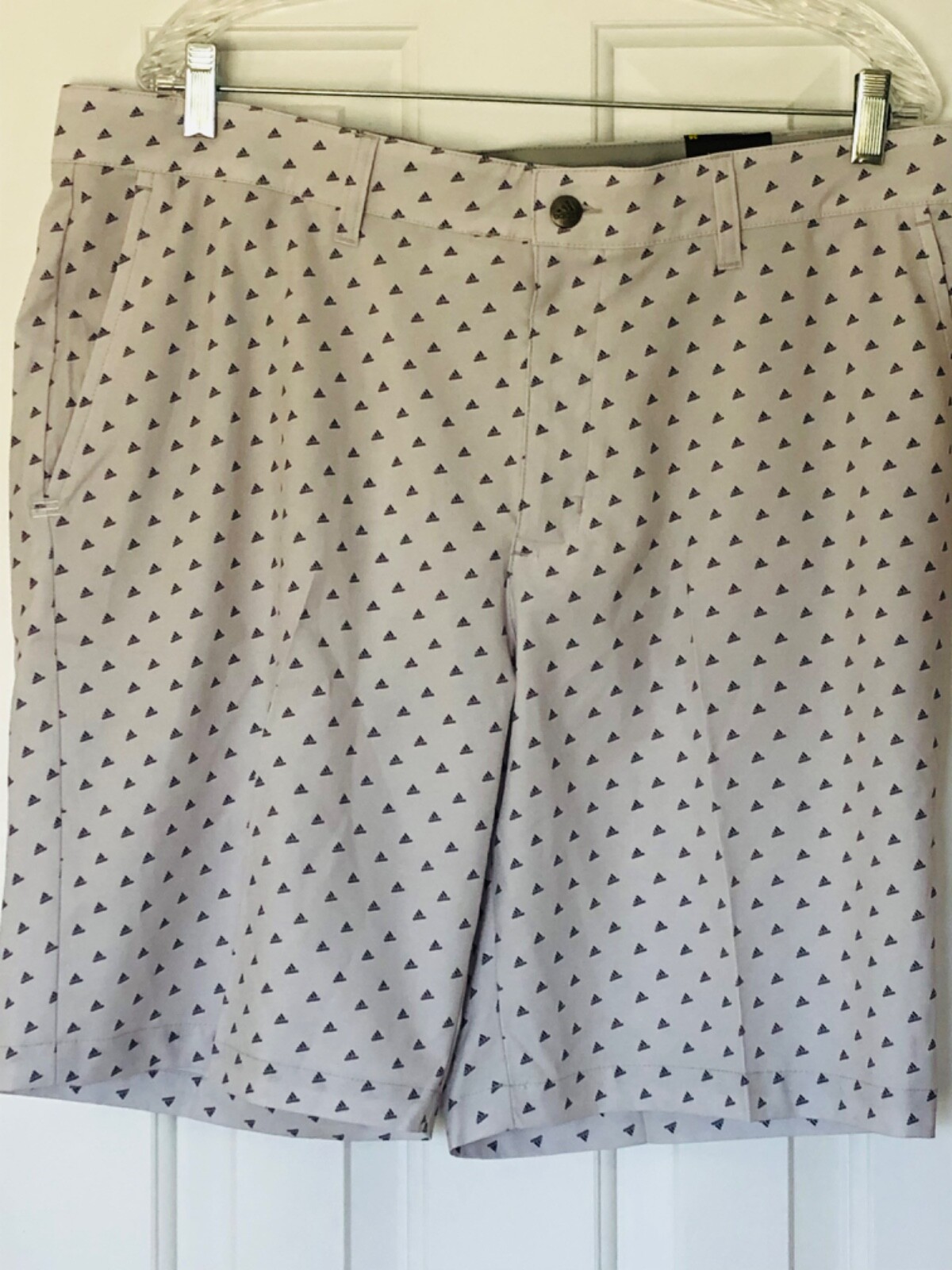 NEW Adidas Men’s Golf Shorts Ultimate 365 ADI Print 8.5” Inseam Grey Sz