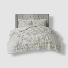 Madison Park White/Beige Violette 3-Piece Tufted Comforter Set, Full/Queen Size