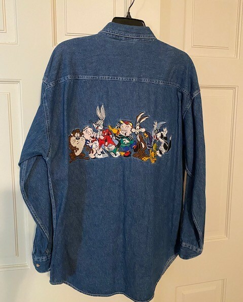 Camicia denim uomo Warner Brothers ricamata fila ridente leggermente usata media