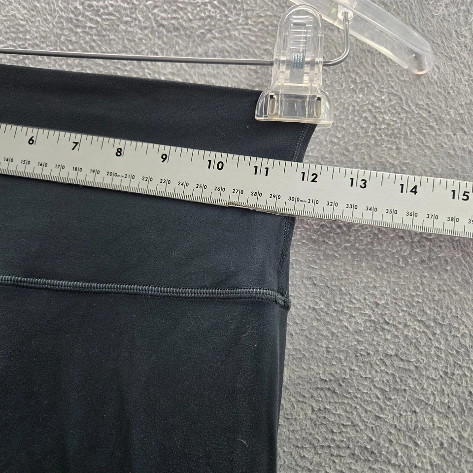 Calça Lululemon Feminina Activewear 4 Leggings Cinza Alinhada Cintura Alta 26 em Costura Interna - Imagem 4 de 4