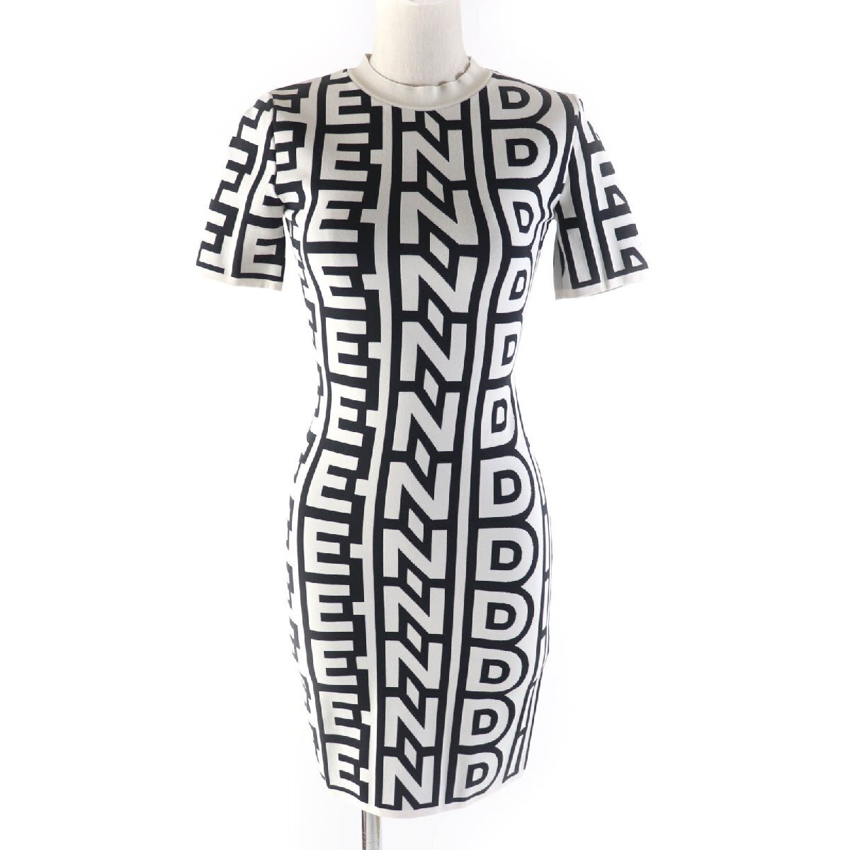 FENDI 2022 FZD917 Logo print short sleeve knit dress white
