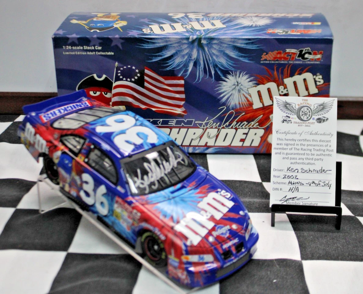 Lot De 2 Diecast Ken Schrader RCCA Elite Halloween M&Ms 1:24 2000 & 2002