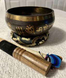 Tibetan Singing Bowl W/Strike for Meditation and Sound Healing