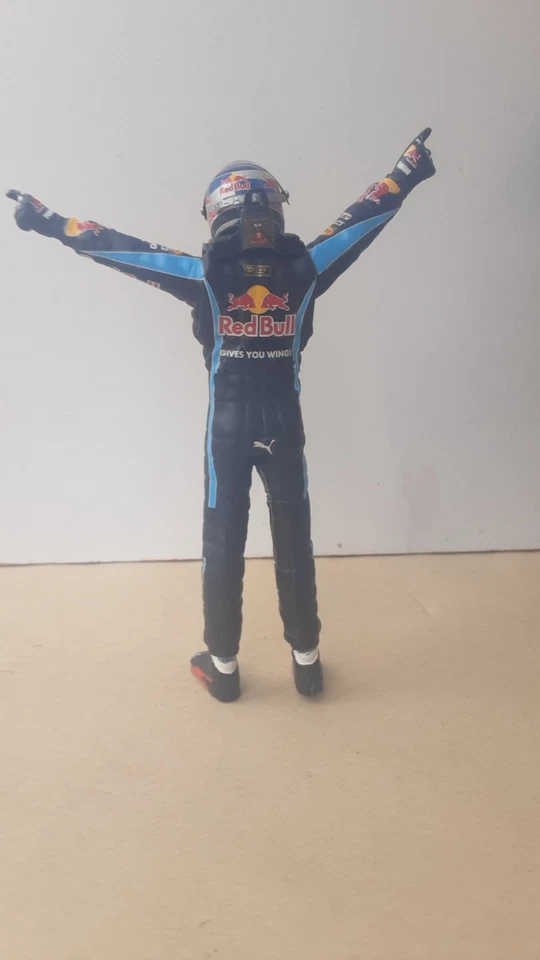 1:18 Sebastian Vettel Figur Red Bull Racing #5 1/18 formula one Champion F1 - Bild 2 von 4