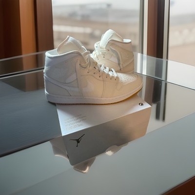 Women s Size 11 US - Air Jordan 1 Mid Phantom Gum W