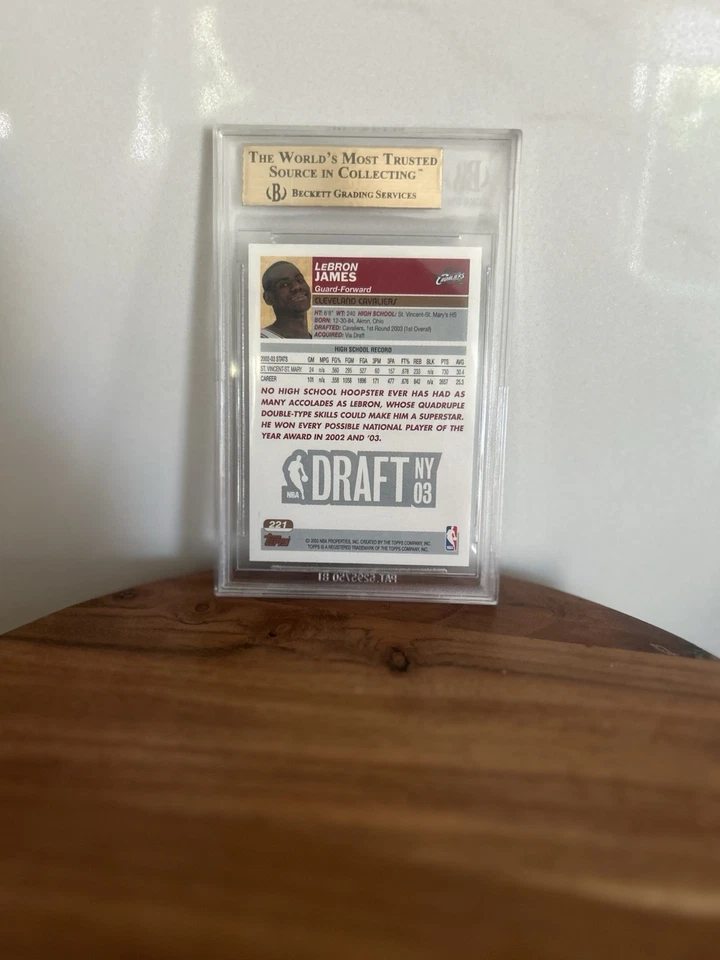 2003-04 Topps 1ª Edición RC LeBron James #221 Con 10 Centrados Posibles PSA10 Foto 3 de 4