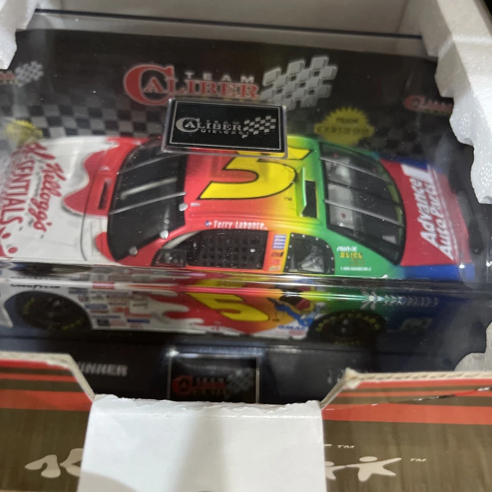1999 Terry Labonte #5 Kellogg's K-Sentials 1/24 Team Caliber NASCAR Diecast Bank — 第 2/4 张图片