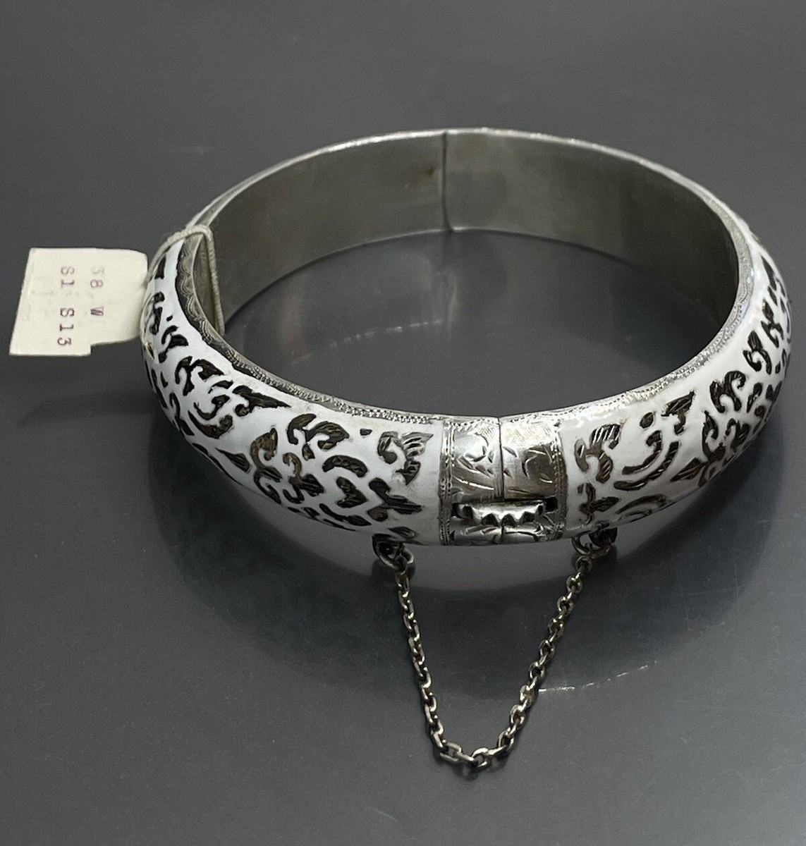 アンティーク　シルバー　バングル　ブレスレット　SIAM  STERLING Vintage Siam Sterling Silver White Enamel Hinged Bangle