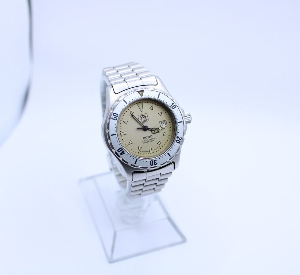 Tag Heuer 2000 Series ladies Quartz 28mm watch Ref 972.015 image 6
