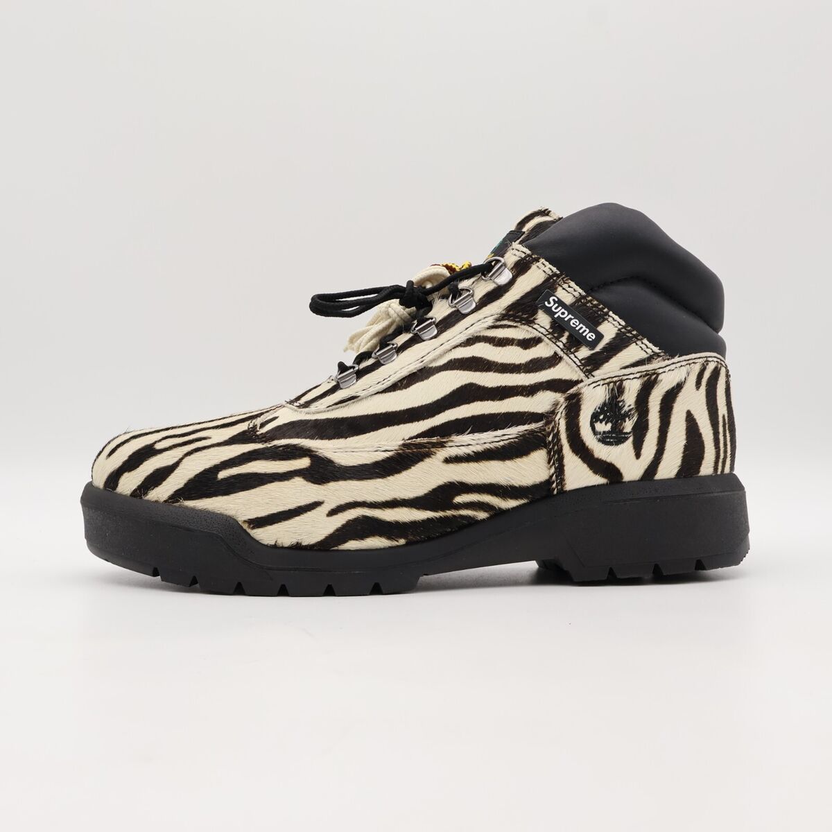 TB0A6EUNEMZ Supreme Timberland Field Boot Zebra FW24 Week13 TB0A6EUNEMZ Supreme Timberland Field Boot Zebra FW24 Week13