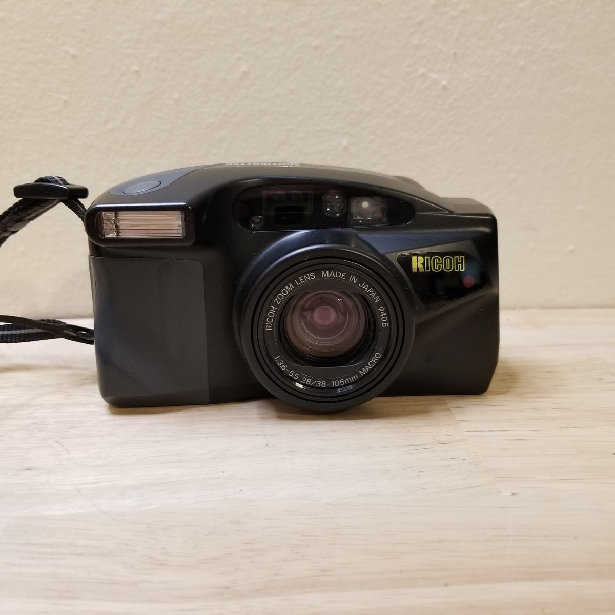 Ricoh Shotmaster Zoom 105 Plus 28/38-105 Macro Point Shoot 35mm Film  Camera