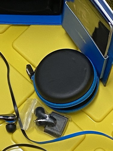SMS Audio STREET by 50 Shadow Black And Blue In-ear Bud phones. S4 - Picture 9 of 17