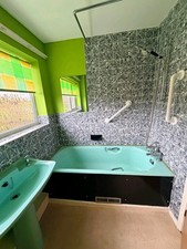Full Armitage Shanks Bathroom Suite in Green