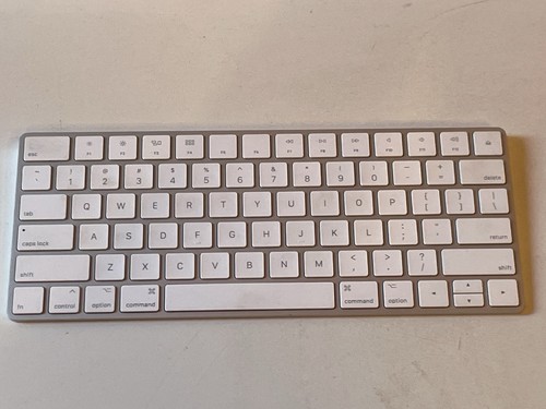 Apple Magic Keyboard Bluetooth US Layout Tastatur Silber Weiß Modus A1644 Posten