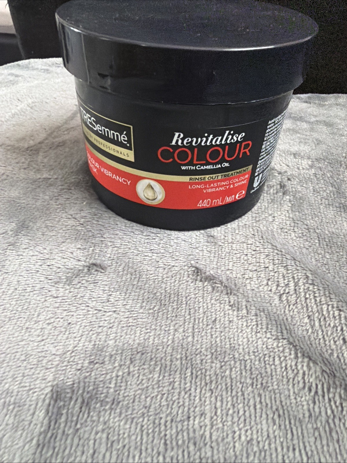 Tresemmã© Revitalise Colour Colour Vibrancy Hair Mask 440Ml - Image 2
