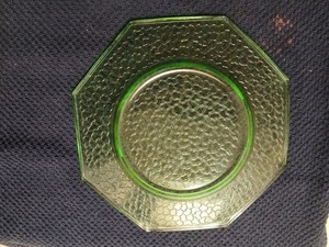 L.E. Smith Green Uranium Glass Crackle Cracky Octagon Dinner Plate 8"