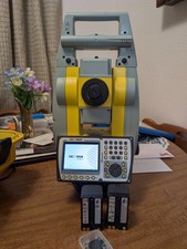 Geomax Zoom 90 R 2" A10 Robotic Total Station w/ Carlson , Used