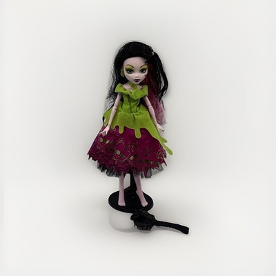 Monster High Draculaura Snow Bite Scarily Ever After