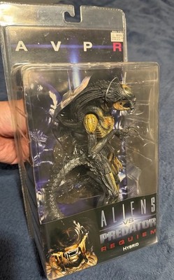 Aliens Vs Predator Requiem-HYBRID Super RARE brand New In Package No Damage.