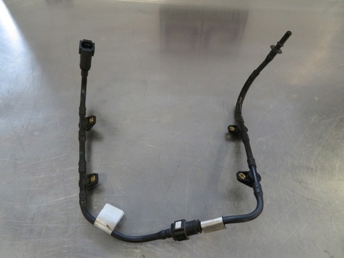 EB957 2016 APRILIA RSV4 1000 RR LOWER THROTTLE BODY FUEL RAILS - Photo 5/10