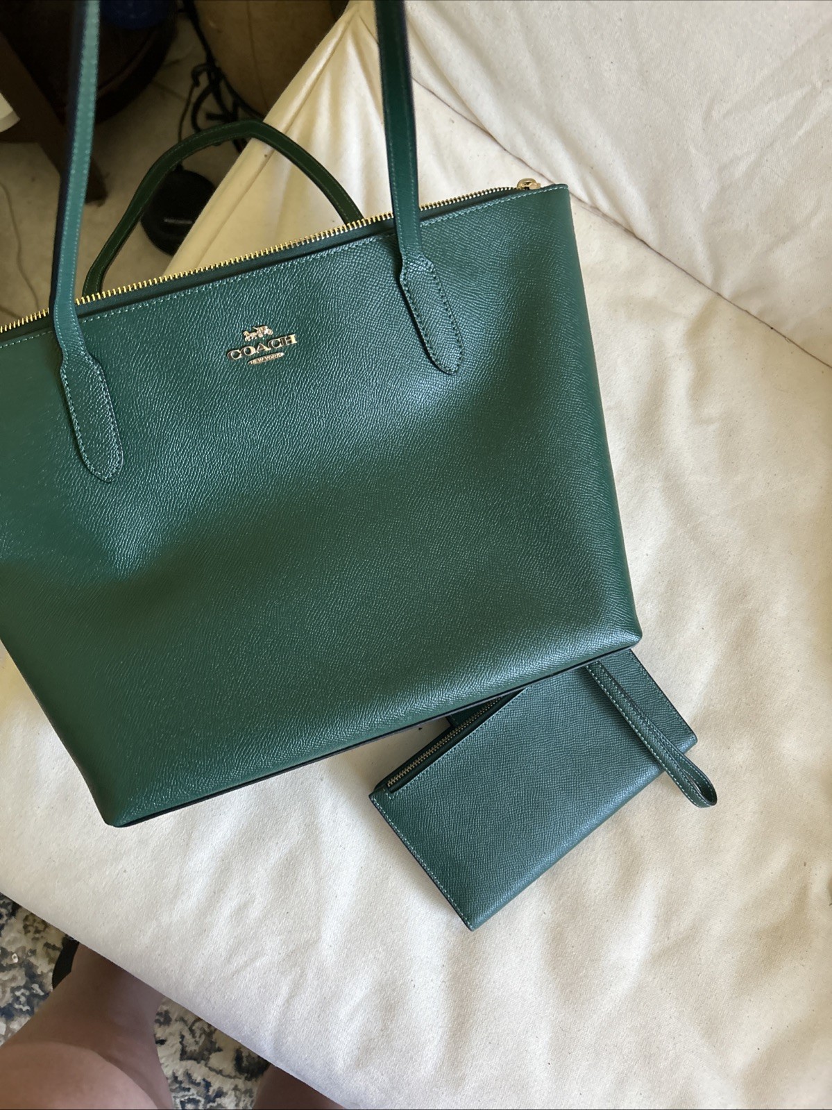Coach Large Leather Tote Bag Mint Green And Wristlet - Gem