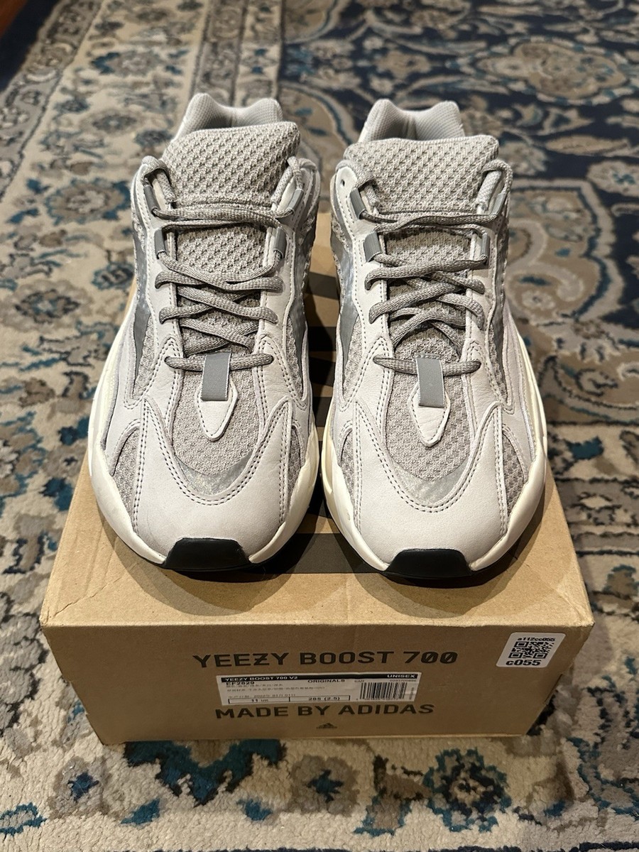 adidas gazelle silver green womens Yeezy 700 V3 Fade Salt main image 1