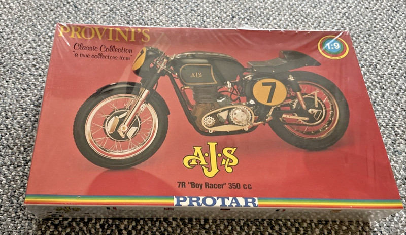 VINTAGE PROTAR 1/9 AJS 7R 350cc BOY RACER MOTORCYCLE MODEL KIT - Brand New!!