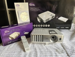 BenQ W1070 w DLP Beamer 3D Full HD orig. 63h Lampenzeit neuwertig inkl. OVP