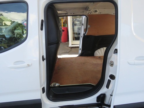 2021 Vauxhall Combo 1.5 Turbo D 2300 Edition Auto L2 H1 Euro 6 (s/s) 4dr PANEL V - Picture 14 of 24