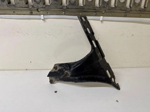 VW CADDY III Variant 2KB, 2KJ, 2CB, 2CJ Kotflügelhalter vorne links 34776182