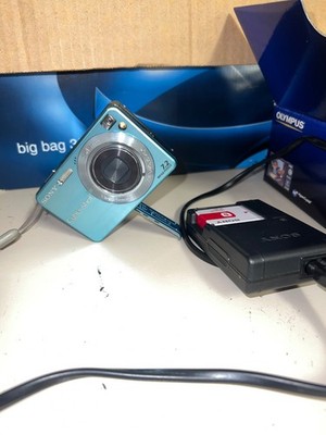 Sony Cyber-shot DSC-W120 7,2 MP Digitalkamera - Blau