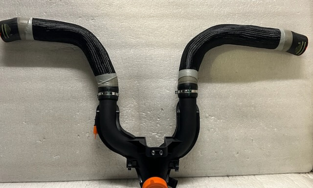 2017-2020 Maserati Levante Center Air Intake Hose Duct 670032054 OE