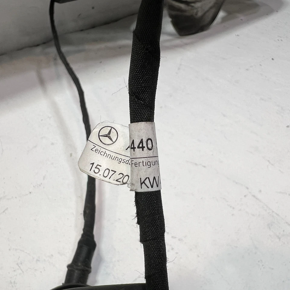 MERCEDES E350 W212 2010-2016 PARACHOQUES TRASERO PANEL DE CUBIERTA INFERIOR CON DEFLECTOR OEM Foto 3 de 4