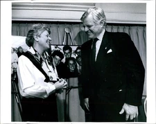 News Photo Elizabeth Phillips Senator Ted Kennedy Sarah Daughter Political 8X10