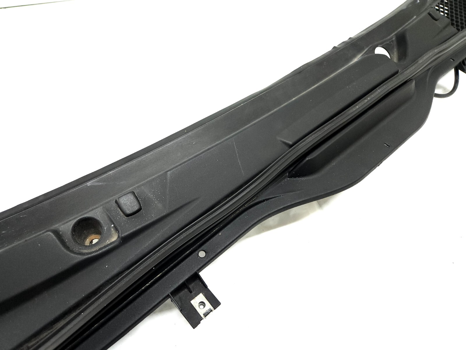 ⭐ 08-17 Maserati Gran Turismo Front Windshield Wiper Cowl Cover Vent Panel Oem