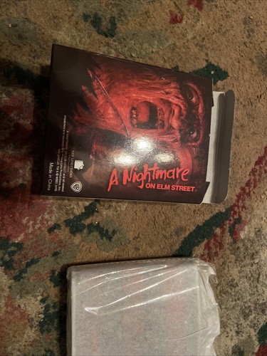 Nightmare on Elm Street Freddy Krueger Flachmann Horror Nerd Block Exclusive - Bild 2 von 7