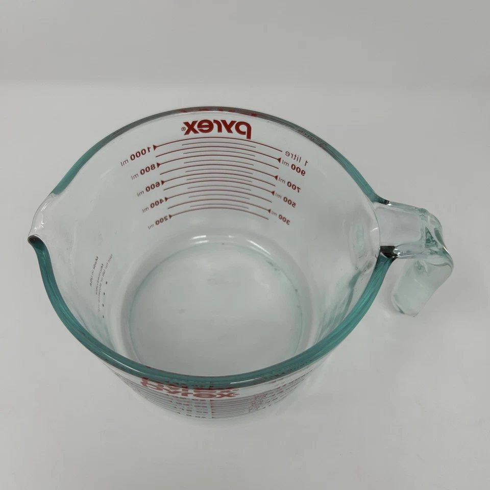 Pyrex Glass Measuring Cup 1 Quart 4 Cup 32 Oz Made in USA Kitchen Bakeware Red - Image 3 of 4