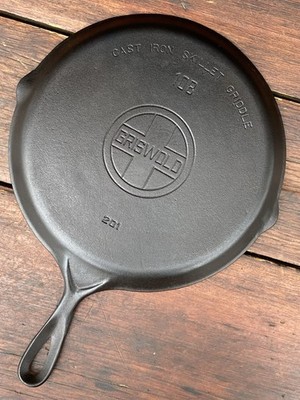 Griswold Cast Iron #108 Large Logo Smooth Bottom Shallow Skillet/Griddle
