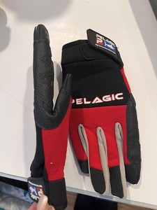 Pelagic Unisex Fishing Gloves Battle Style, Red/Black, Size M/L