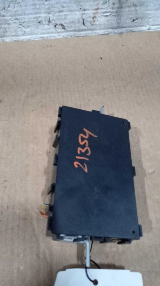 Used Body Control Module fits: 2017 Nissan Armada Body Control BCM LH dash Grade Foto 2 de 4