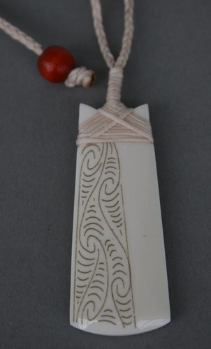 Maori Knochen Carving aus Neuseeland ADZE TOKI - Picture 2 of 2