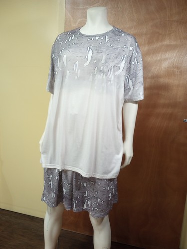 2 Pc Short Sleeve T Shirt And Drawstring Shorts XXL Grey/White Drip Used