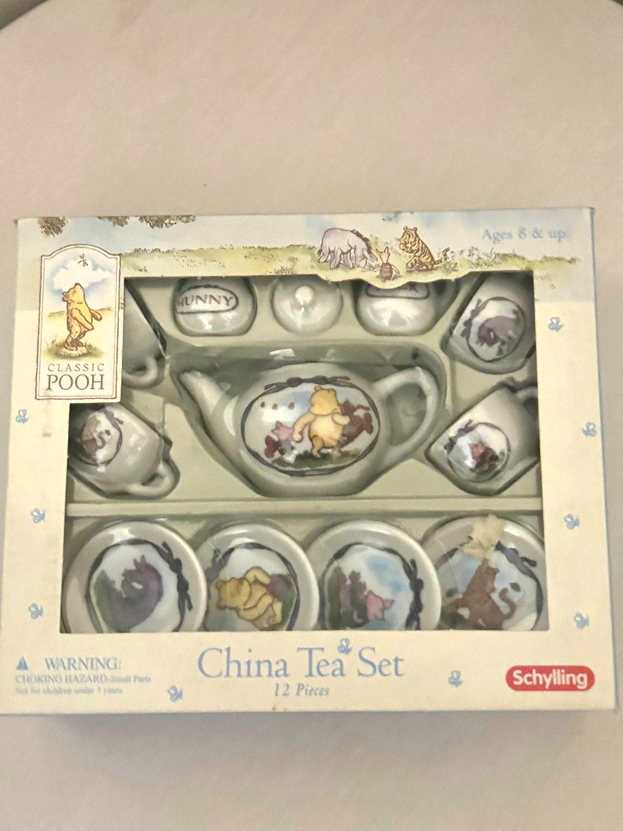 Classic Pooh China Tea Set 12-Piece Schylling Disney Winnie the