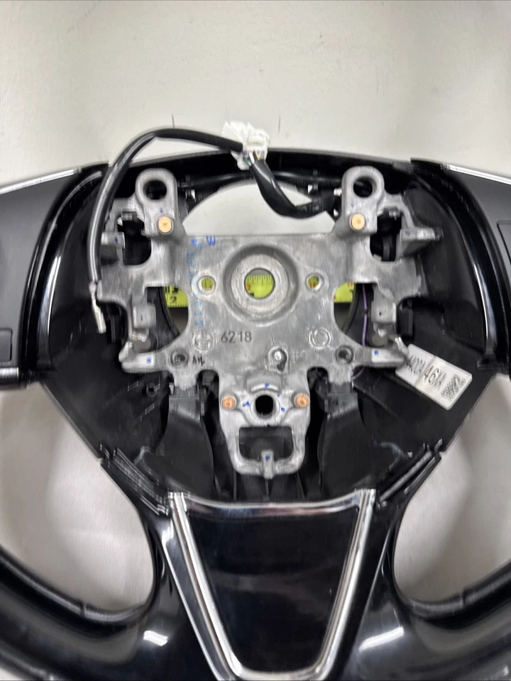 Volante MITSUBISHI ECLIPSE CROSS 2022-2024 CUERO CON CRUCERO ADAPTATIVO Foto 4 de 4