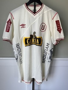 Universitario de Deportes 2002 Kits