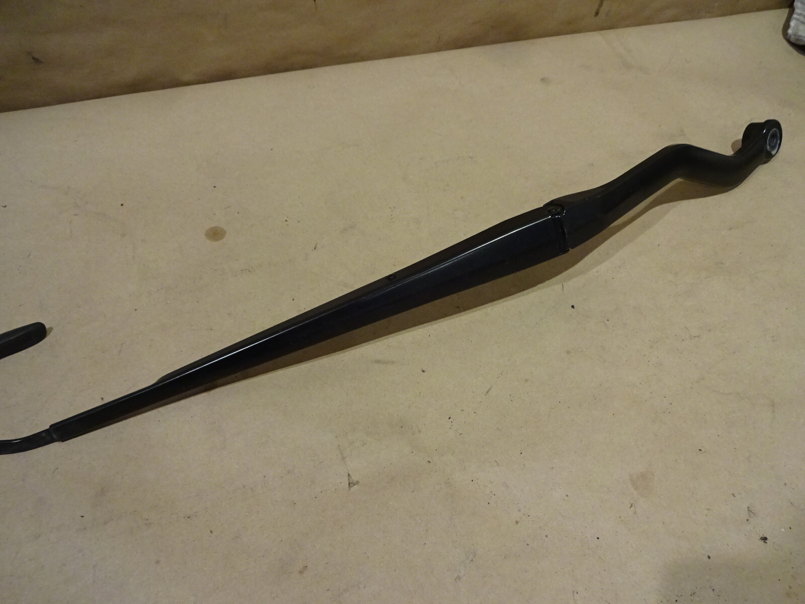 Ferrari California - RH Passenger Windshield Wiper Arm With Blade - P/N 69771100